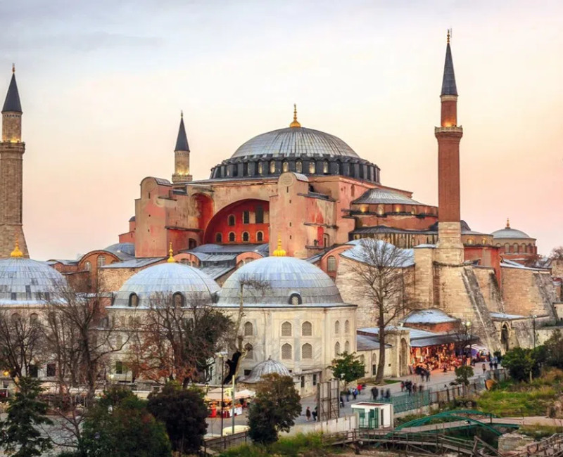 tour-8n7d-tho-nhi-ky-Vương-Cung-Thánh-Đường-Hagia-Sophia